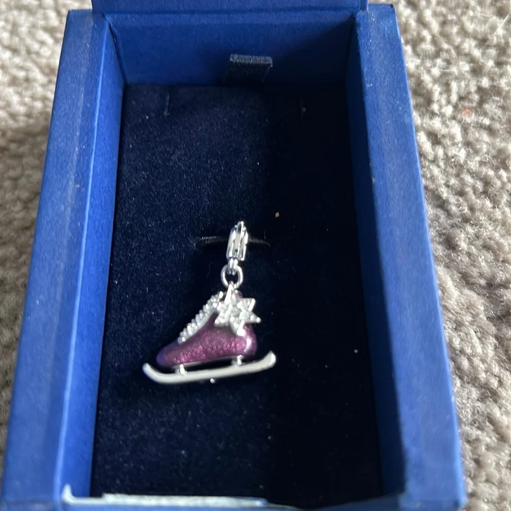Tiny Swarovski Skate Charm - Picture 4 of 4